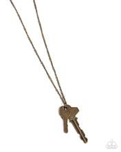 Load image into Gallery viewer, oak-sisters-jewelry-the-keynoter-brass-necklace-paparazzi-accessories-by-lisa