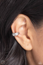 Load image into Gallery viewer, Paparazzi 🔆 Serrated Season Post Earrings