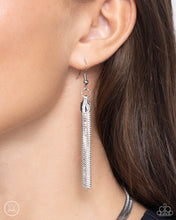 Load image into Gallery viewer, Paparazzi 🔆 Musings Moment - Silver Necklace