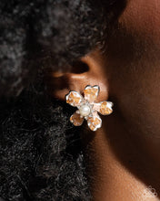 Load image into Gallery viewer, Paparazzi 🔆 Chiseled Casino - Brown Post Earrings