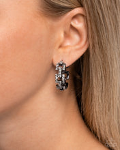 Load image into Gallery viewer, Paparazzi 🔆 Geometric Glimpse - Black Earrings