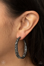 Load image into Gallery viewer, Paparazzi π GLITZY By Association - Black Earrings