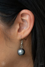Load image into Gallery viewer, Paparazzi π All The Trimmings - Black Necklace