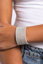 Load image into Gallery viewer, Paparazzi 🔆 Roll With The Punches - White Bracelet
