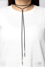 Load image into Gallery viewer, Paparazzi 🔆 Lost On The Wind - Black Necklace