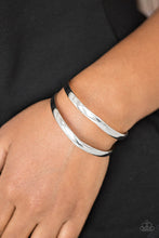 Load image into Gallery viewer, Paparazzi 🔆 Palm Trees and Pyramids Bracelet