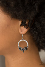 Load image into Gallery viewer, Paparazzi 🔆 On The Uptrend - Black Earrings
