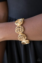 Load image into Gallery viewer, Paparazzi 🔆 Beat Around The ROSEBUSH - Gold Bracelet