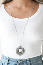 Load image into Gallery viewer, Paparazzi 🔆 Chicly Centered - Multi Necklace