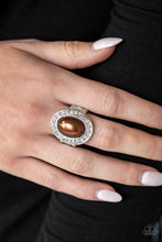 Load image into Gallery viewer, Paparazzi 🔆 The ROYALE Treatment - Brown Ring