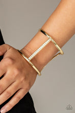 Load image into Gallery viewer, Paparazzi 🔆 Diamond Deity - Gold Bracelet