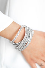 Load image into Gallery viewer, Paparazzi 🔆 Royal Razzle - White Bracelet