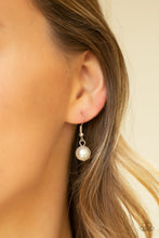 Load image into Gallery viewer, Paparazzi 🔆 Pearl Prodigy - White Necklace