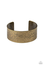 Load image into Gallery viewer, oak-sisters-jewelry-garden-variety-brass-bracelet-paparazzi-accessories-by-lisa