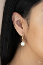 Load image into Gallery viewer, Paparazzi 🔆 Prized Pearls - Gold Necklace
