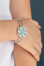 Load image into Gallery viewer, Paparazzi 🔆 Garden Extravagance - Blue Bracelet