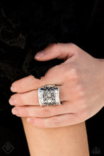 Load image into Gallery viewer, Paparazzi 🔆 Me, Myself, and IVY - Silver Ring