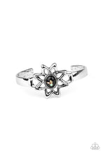 Load image into Gallery viewer, oak-sisters-jewelry-sahara-garden-black-bracelet-paparazzi-accessories-by-lisa