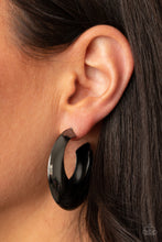 Load image into Gallery viewer, Paparazzi 🔆 Chic CRESCENTO - Black Earrings