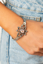 Load image into Gallery viewer, Paparazzi 🔆 Sahara Garden - Pink Bracelet