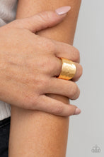 Load image into Gallery viewer, Paparazzi 🔆 Check Your Reflection - Gold Ring