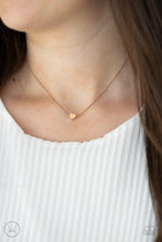Load image into Gallery viewer, Paparazzi ๐ Humble Heart - Rose Gold Necklace