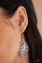 Load image into Gallery viewer, Paparazzi 🔆 One VINE Day - Silver Earrings