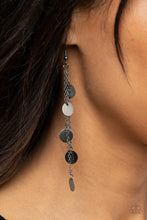 Load image into Gallery viewer, Paparazzi 🔆 Take A Good Look - Black Earrings