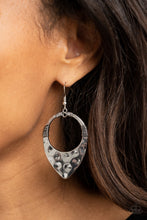 Load image into Gallery viewer, Paparazzi 🔆 Instinctively Industrial - Silver Earrings