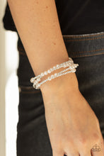 Load image into Gallery viewer, Paparazzi 🔆 Hollywood Hospitality - White Bracelet