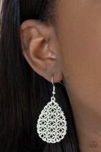 Load image into Gallery viewer, Paparazzi 🔆 Glorious Gardens - Pink Earrings