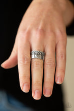 Load image into Gallery viewer, Paparazzi 🔆Garden Romance - Silver Ring
