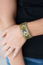 Load image into Gallery viewer, Paparazzi 🔆Cliff Glyphs - Multi Bracelet