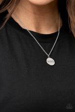 Load image into Gallery viewer, Paparazzi 🔆 The Cool Mom - Silver Necklace