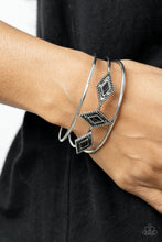 Load image into Gallery viewer, Paparazzi 🔆 Desert Diamondback - Black Bracelet