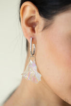 Load image into Gallery viewer, Paparazzi 🔆 Jaw-Droppingly Jelly - Silver Earrings