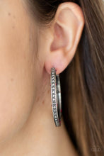 Load image into Gallery viewer, Paparazzi 🔆 Richly Royal - Pink Earrings