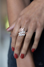 Load image into Gallery viewer, Paparazzi 🔆 Glowing Gardenista - Rose Gold Ring