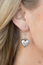 Load image into Gallery viewer, Paparazzi 🔆 Chicly Cupid - Silver Necklace