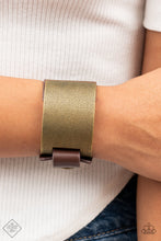 Load image into Gallery viewer, Paparazzi 🔆 Studded Synchronism - Brass Bracelet