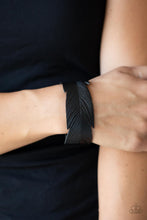 Load image into Gallery viewer, Paparazzi 🔆 Whimsically Winging It - Black Bracelet