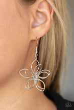 Load image into Gallery viewer, Paparazzi π Flower Garden Fashionista - Silver Necklace