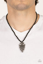 Load image into Gallery viewer, Paparazzi 🔆 Get Your ARROWHEAD in the Game - Black Necklace