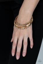 Load image into Gallery viewer, Paparazzi 🔆 Confidently Curvaceous - Gold Bracelet