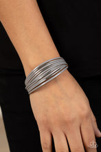 Load image into Gallery viewer, Paparazzi 🔆 Suburban Outing - Silver Bracelet