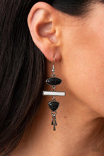 Load image into Gallery viewer, Paparazzi 🔆 Adventurously Artisan - Black Earrings