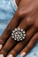 Load image into Gallery viewer, Paparazzi 🔆 SELFIE-Confidence - Black Ring
