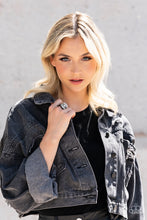 Load image into Gallery viewer, Paparazzi 🔆 Daringly Deco - Black Ring