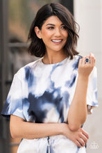 Load image into Gallery viewer, Paparazzi ๐ Kinda a Big Deal - Blue Ring