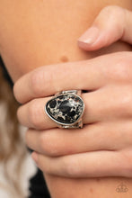 Load image into Gallery viewer, Paparazzi 🔆 Earth Hearth - Black Ring